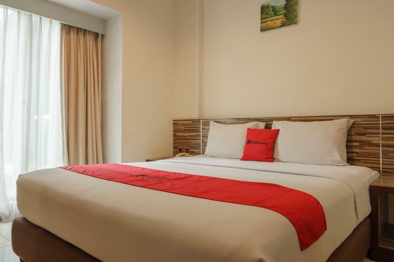 Reddoorz Plus @ Gunung Sahari 2 Jakarta Luaran gambar