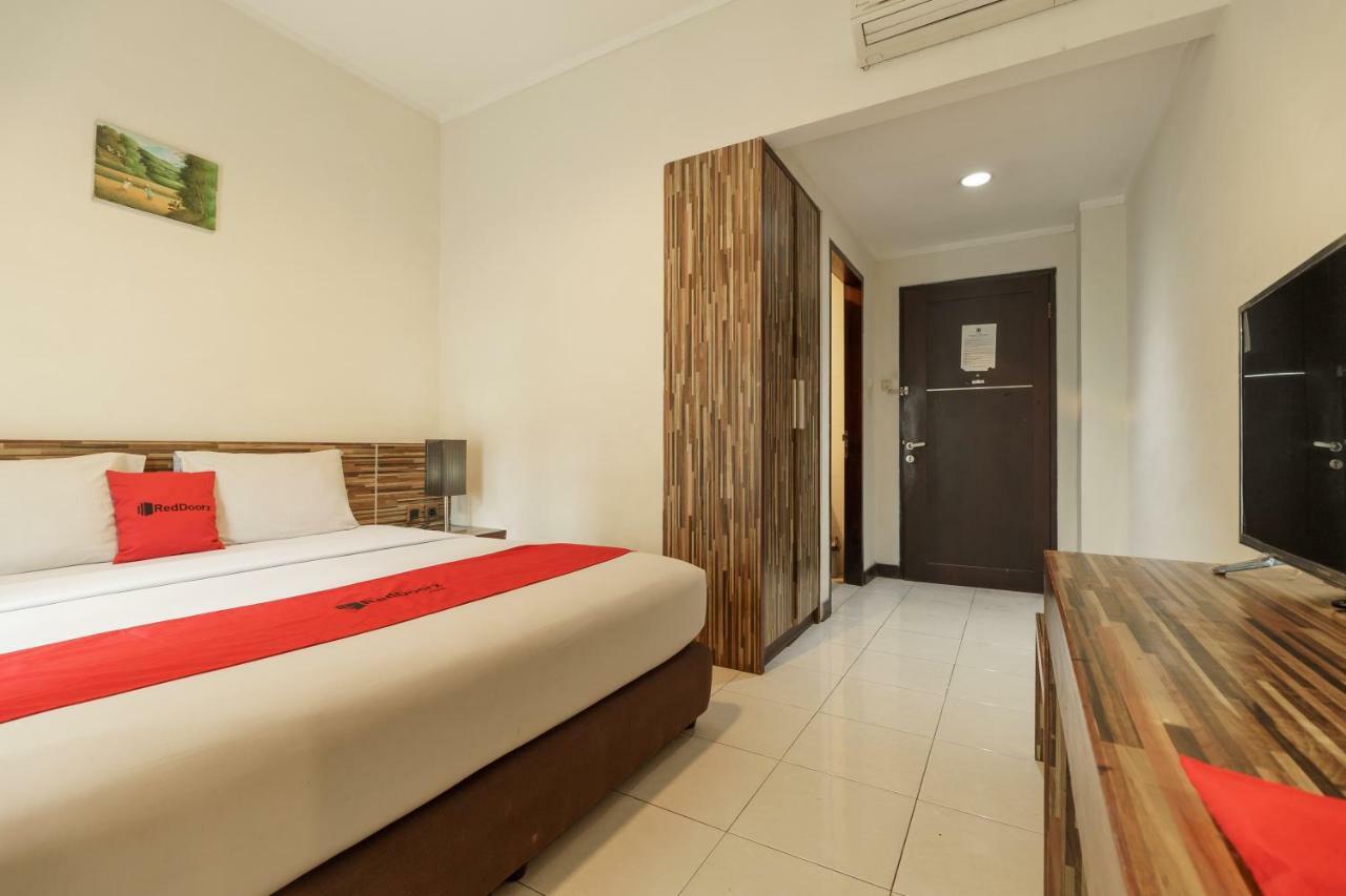 Reddoorz Plus @ Gunung Sahari 2 Jakarta Luaran gambar
