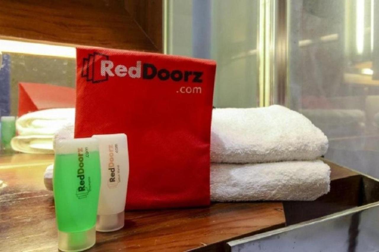 Reddoorz Plus @ Gunung Sahari 2 Jakarta Luaran gambar