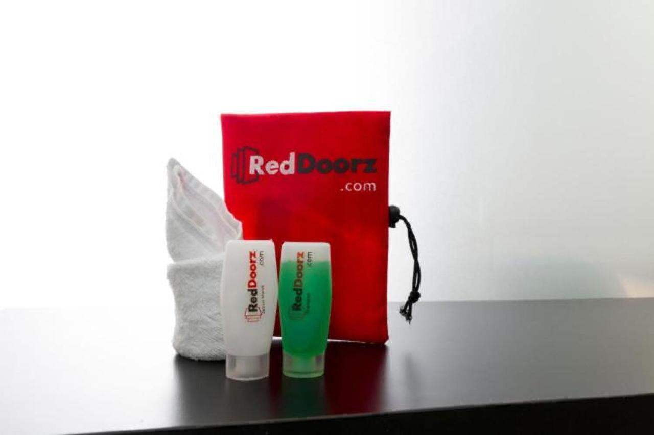 Reddoorz Plus @ Gunung Sahari 2 Jakarta Luaran gambar