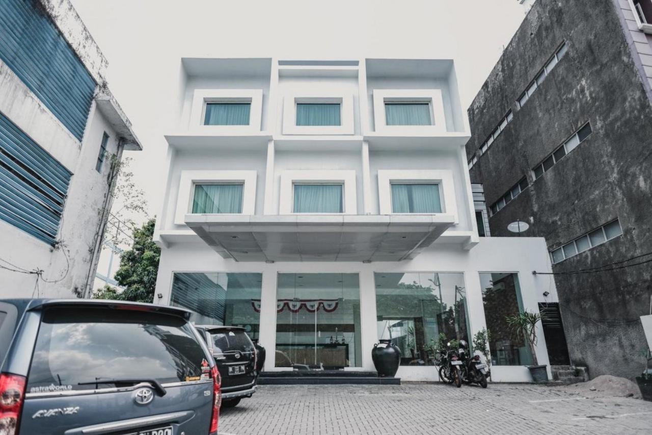 Reddoorz Plus @ Gunung Sahari 2 Jakarta Luaran gambar